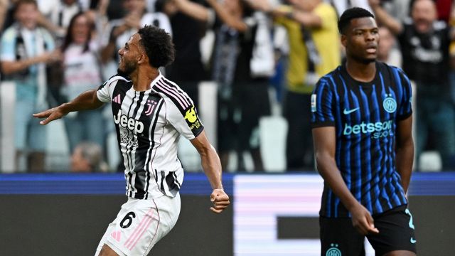 il gol di Kelly nasce da una giocata irregolare? Social impazziti