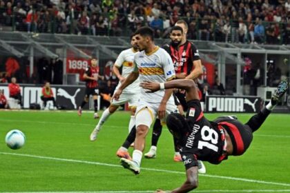 arbitro bocciato tra rigori, rossi e recupero sbagliato