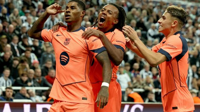Champions, la classifica completa, quante sorprese. Rashford già re di Barcellona, Eintracht a valanga