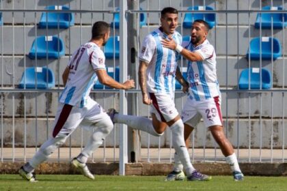 La Salernitana si salva al 95’ a Casarano ma viene raggiunta in vetta dal Benevento, l’Inter U.23 non si ferma più