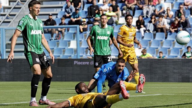 l’arbitro concede due rigori ma deve rimangiarseli, che scintille con Zaniolo