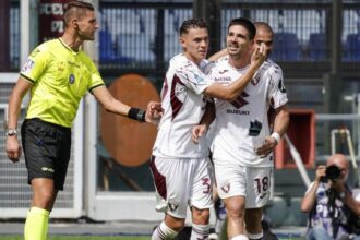 Simeone un lampo nel buio, salta audio Dazn e auricolare arbitro, la rabbia dell'Olimpico