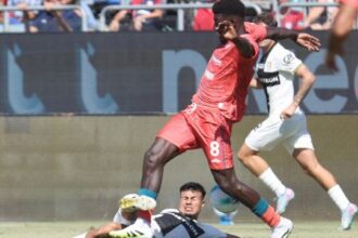 una papera di Suzuki, il Var Chiffi e super-Caprile condannano i sardi