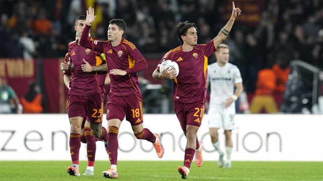 i giallorossi regalano un tempo. Dybala gol ma non basta, Dovbyk fischiato