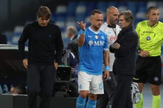 Infortunio Lobotka, tempi lunghi: il centrocampista del Napoli rischia un mese di stop