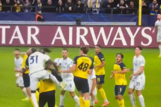 St. Gilloise-Inter, fallo di mano di Bisseck sul gol di Dumfries