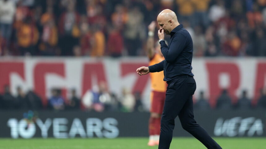 'Genocidio in Palestina'maxi striscioni in Galatasaray-Liverpool - Calcio