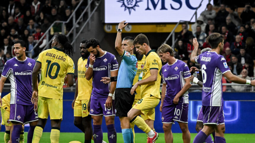 Pioli, con rigori così invitiamo i giocatori a simulare - Calcio