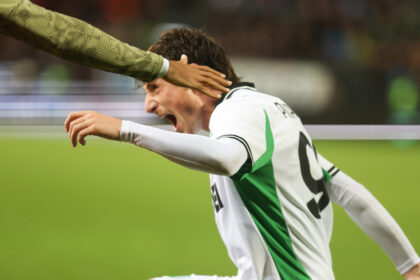 Colpo del Sassuolo, al Cagliari non basta il primo gol di Esposito  - Calcio