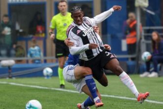 gol annullato e rigore negato, il caso che fa scattare tutta la panchina