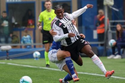 gol annullato e rigore negato, il caso che fa scattare tutta la panchina