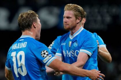 riscatto De Bruyne, Hojlund è un cecchino. Follia Politano, crisi McTominay
