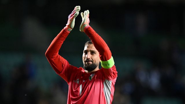 la reazione di Gigio, il gesto di Dimarco e la bufera social