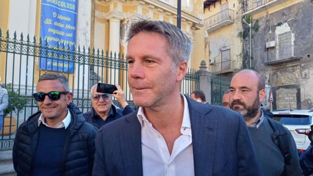 bufera sull'arbitro. Emanuele Filiberto perde partita e vetta, scoppia la polemica