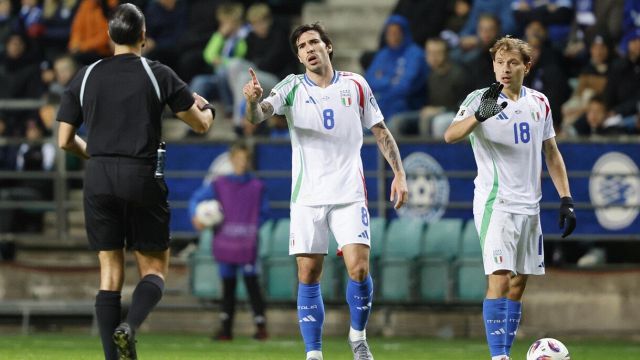 Retegui doppio brivido col Var, Cambiaso da rosso, il 5 a Kean