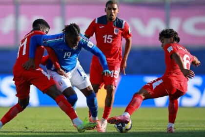 due rigori con la Fvs beffano l'Italia in 10 con Cuba, Brasile ko con gol da playstation. Risultati e classifiche