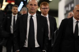 Juventus-Milan, Allegri e Rabiot l'accoglienza diversa dello Stadium. Polemica anche sul web