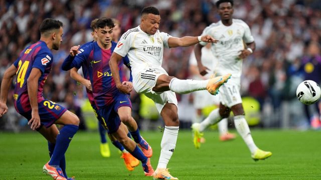 Mbappè cancella Yamal, tre gol annullati, Vinicius impazzisce quando esce, rissa nel finale
