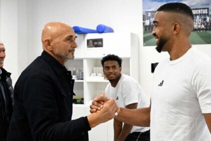 “Uomini infami, destini infami”, lo striscione scatena la polemica