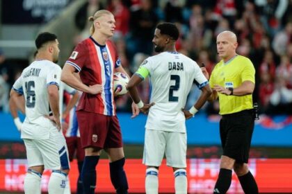 Norvegia-Israele, Haaland come Dovbyk, due rigori sbagliati di fila. È bufera sull'arbitro Marciniak