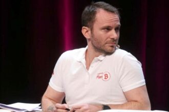 la conferma arriva sui social. La posizione di Elkann