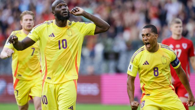 Lukaku e ił dramma sul funerale del padre, la rivelazione choc di Romelu: “Estorsioni da alcuni familiari”