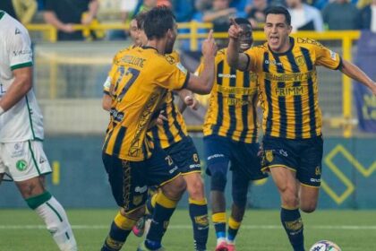 Mosti e Bellich ed è festa per le Vespe, flop Insigne che viene anche espulso col Var