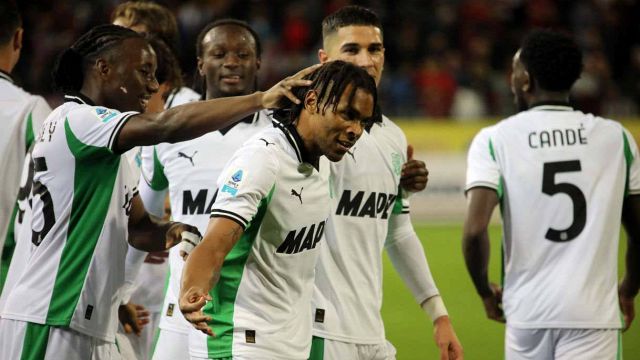 decidono Laurienté e Pinamonti, non basta Esposito