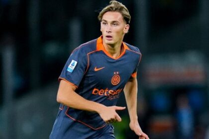 le formazioni ufficiali. La decisione di Chivu su Pio Esposito, Pioli s'affida a Kean