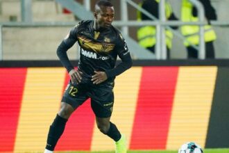 chi è il calciatore togolese che tiene in ansia la Cina