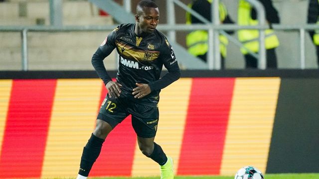 chi è il calciatore togolese che tiene in ansia la Cina