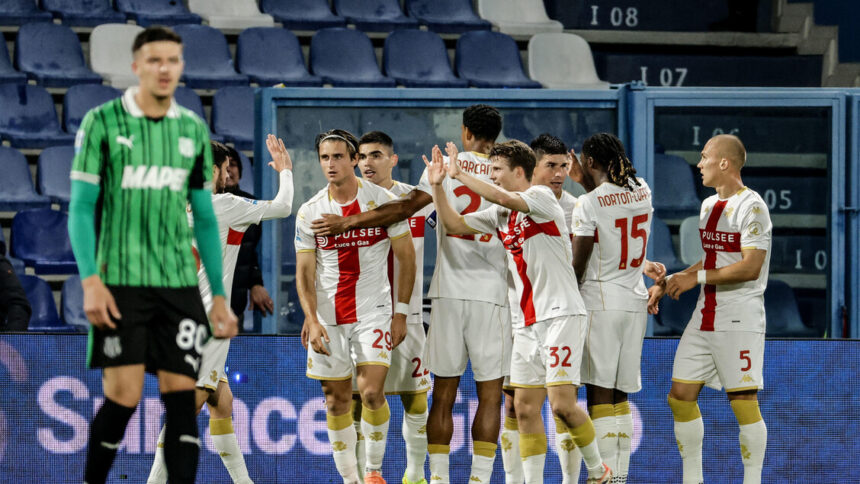 Il Genoa batte il Sassuolo, prima vittoria in campionato - Calcio