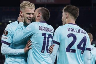 dominio rossoblu con Odgaard, Dallinga, Bernardeschi e Orsolini. Italiano show