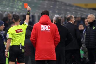 Milan-Lazio e il caos Var: Allegri espulso, la quasi rissa e il maxi recupero