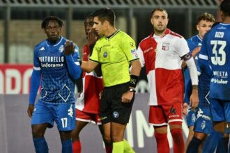 Rimini-Ascoli sospesa per cori razzisti, dirigente Picerno tuona: siete senza spina dorsale