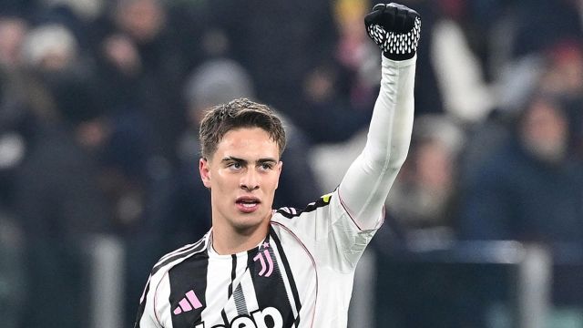 Esposito risveglia Yildiz che fa doppietta. Palestra fa impazzire Kostic