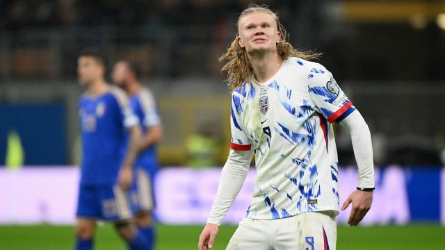 Pio Esposito si presenta, poi Haaland si sveglia. Crollo azzurro nella ripresa