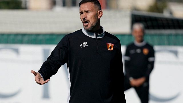 Benevento, primo hurrà con Floro Flores, il Vicenza vola sotto gli occhi di Otero