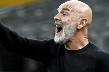 Fiorentina, Pioli esonerato: spunta like giocatore viola mentre i tifosi bocciano D'Aversa: il retroscena