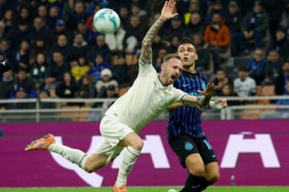 l’arbitro inizia male e finisce peggio, si arrabbiano tutti