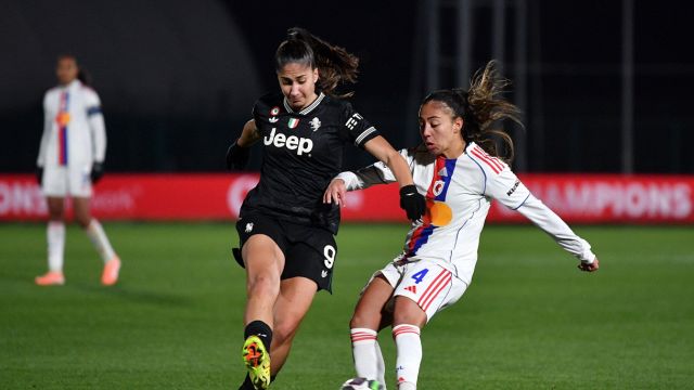 da 3-0 a 3-3. Finale folle, rigore e gol annullato