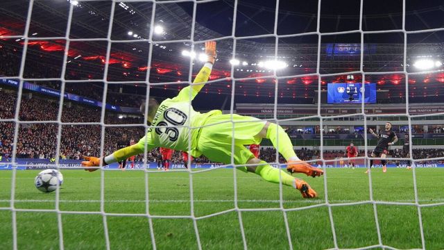 parate mostruose per far dimenticare Gigio Donnarumma