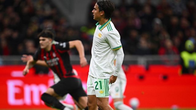 tira il rigore e va ko. Ma la Joya si lascia ipnotizzare da Maignan