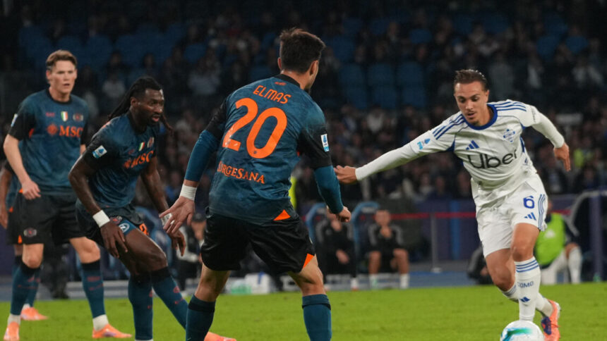 Il Como ferma il Napoli al Maradona, i lariani sbagliano un rigore CRONACA e FOTO - Calcio