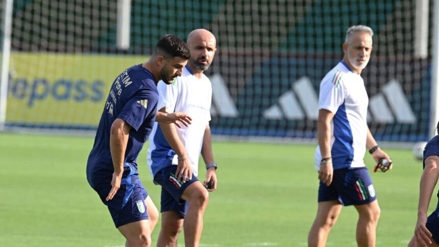 Azzurri, Orsolini: 'Andare al Mondiale è un dovere morale' - Calcio