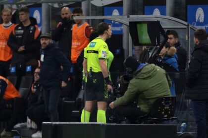 il Var ha preso il posto del direttore di gara e interviene quando gli pare