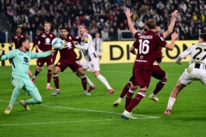 l’arbitro non vede che fa Paleari, gol annullato a Simeone