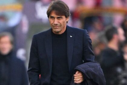 Bologna-Napoli, Conte si dice preoccupato e accusa la squadra e se stesso ma per i tifosi non è più tempo di scuse: web furioso