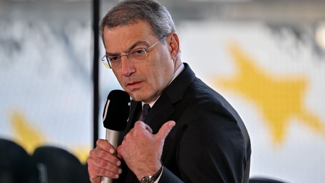 "Non sei Ferguson e nella tua carriera ci sono tanti flop". Si scatena la bufera sul web