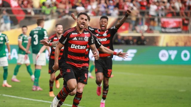 Libertadores, il Flamengo trionfa tra polemiche, bombe e risse, Danilo segna e rivela il suo dramma